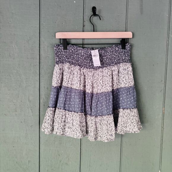 American Eagle Outfitters Dresses & Skirts - American Eagle Blue Floral Tiered Smocked Ruffle Mini Skirt Sz M Boho Festival